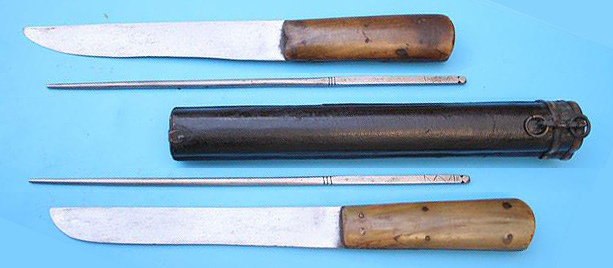 Традиционный парный корейский нож с металлическими палочками для еды