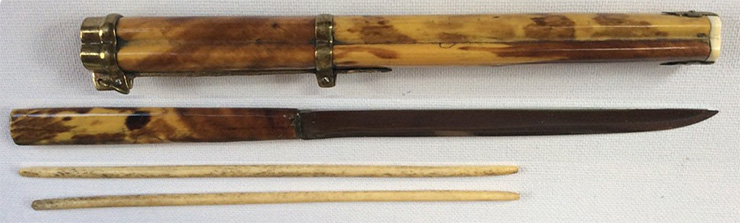 Традиционный маньчжурский нож с палочками для еды в ножнах
